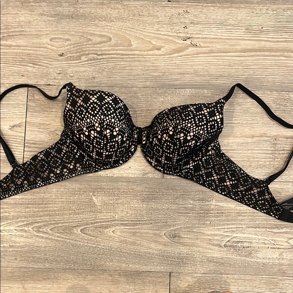 NEVER WORN Black Lined Mesh Bra